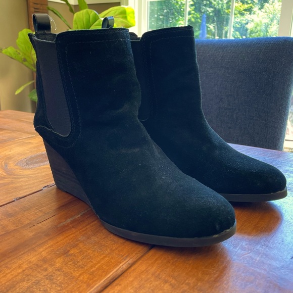 Lucky Brand Shoes - Lucky Brand | Serkes Black Ankle Chelsea Boot Wedge Leather Size 9.5 Suede Boots